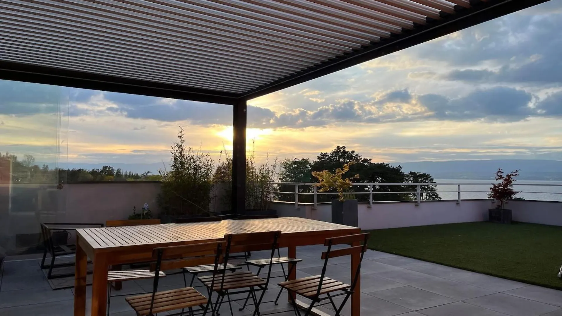 Immodreams - L'Attik With Lake Views And 80M2 Terrace Évian-les-Bains 0*,  Frankrig